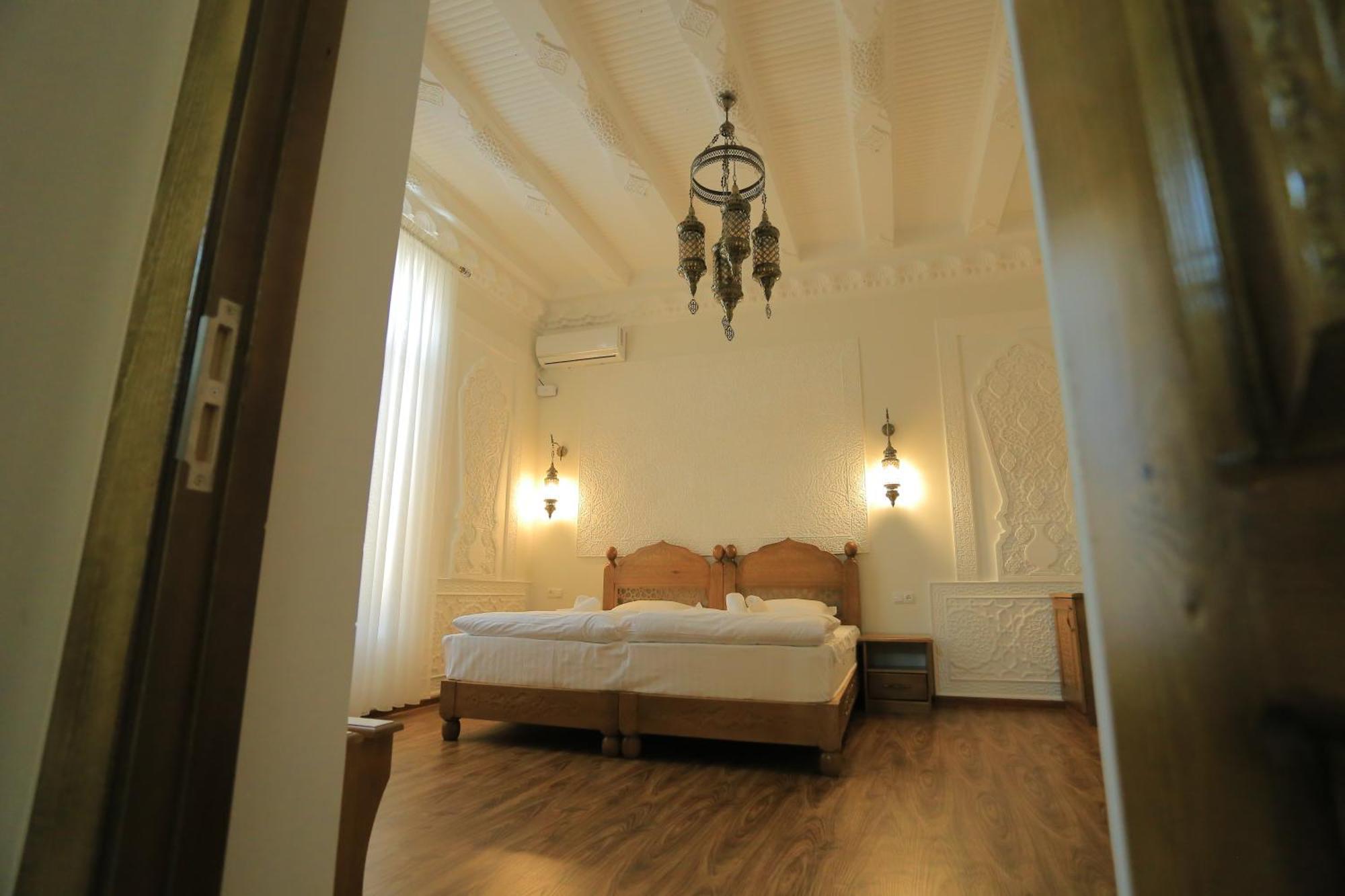 Guesthouse Muqaddam Buchara Buitenkant foto