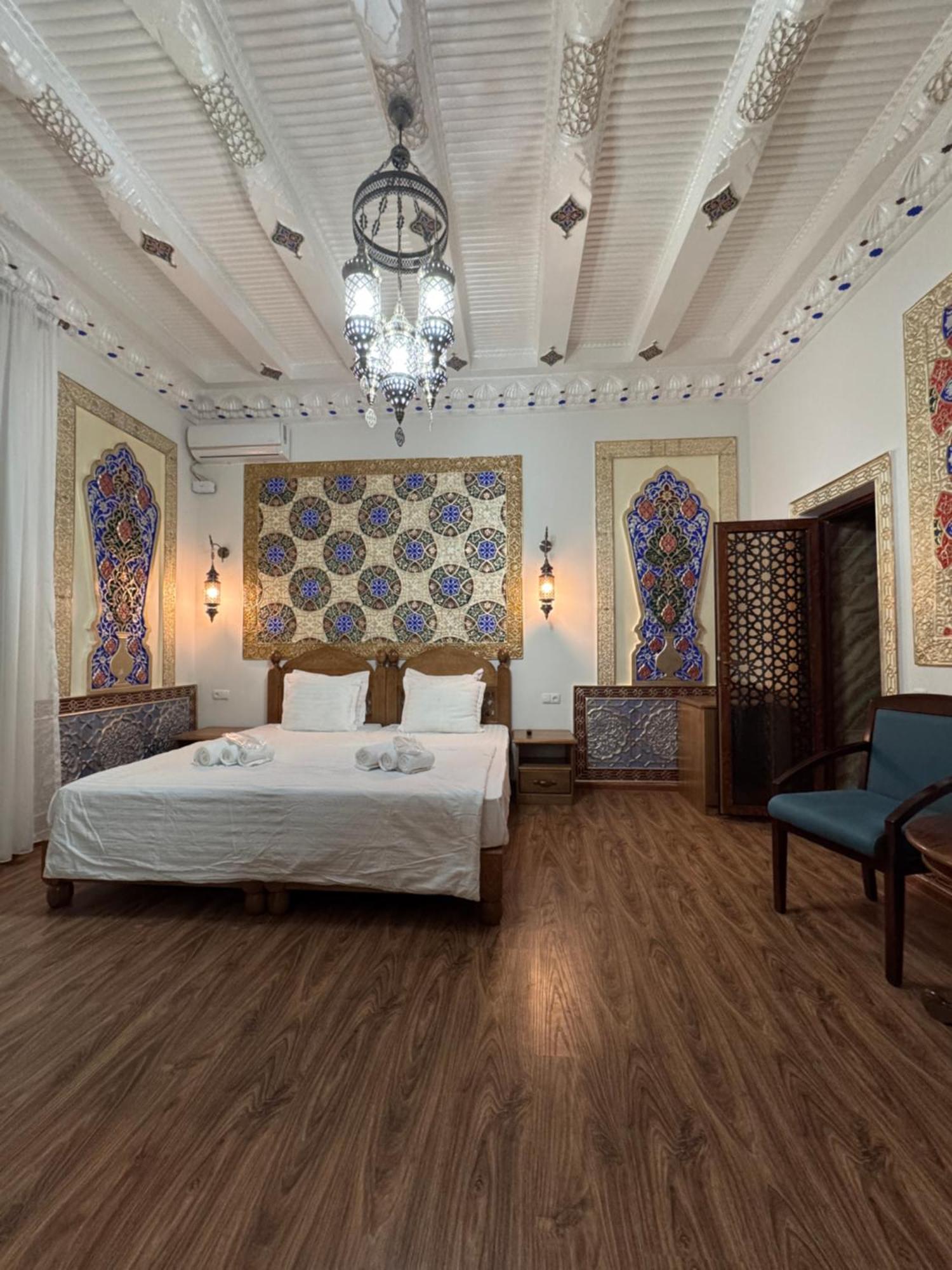 Guesthouse Muqaddam Buchara Buitenkant foto
