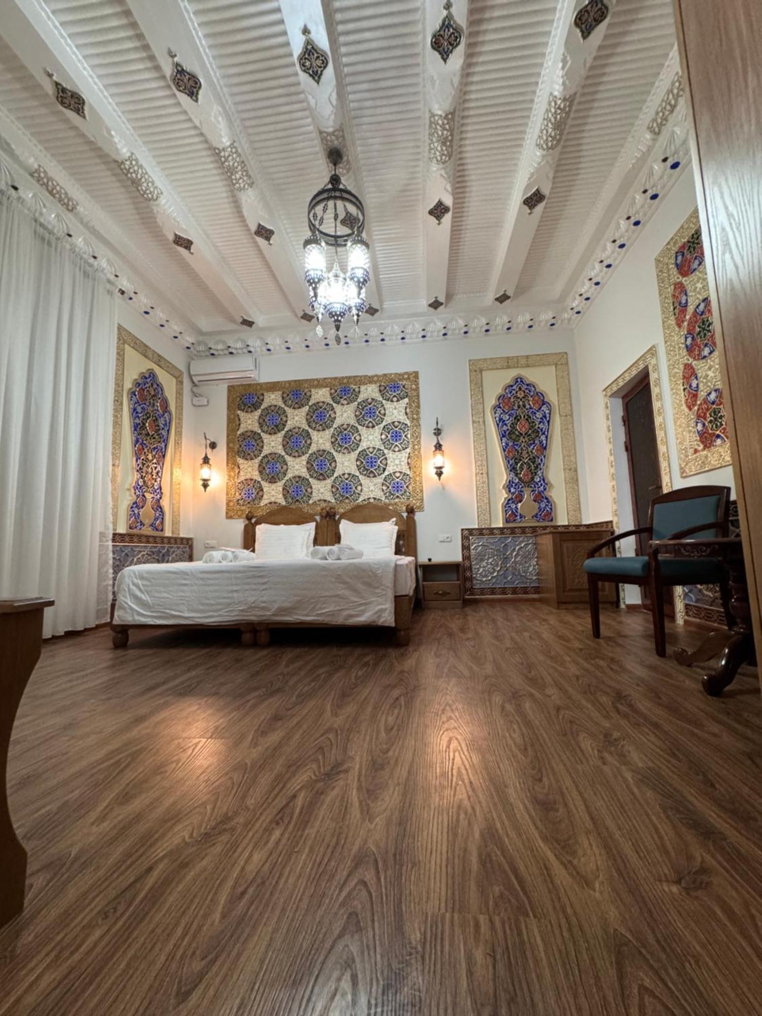 Guesthouse Muqaddam Buchara Buitenkant foto